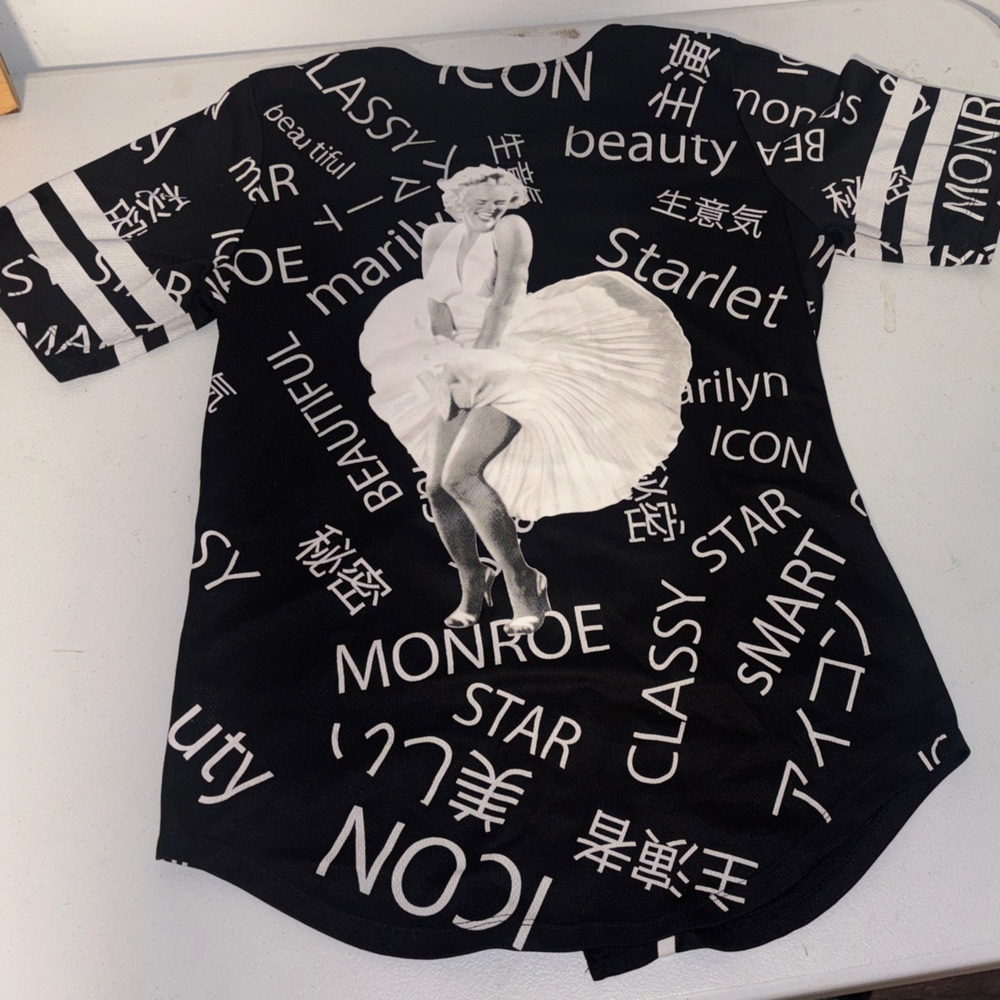 Graphic Marilyn Monroe Button-Down top